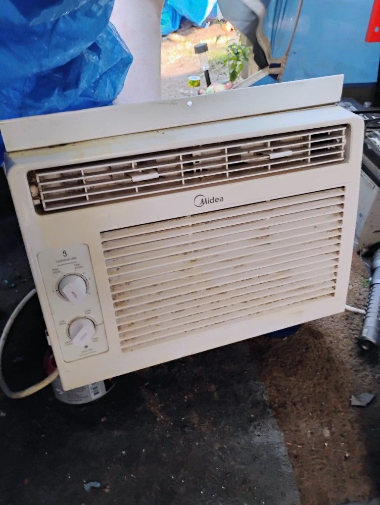 Air Conditioner 6,000 Btus