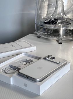 New Phone 17 Pro amax**{{{UNLOCKED For Any Company}}**New iPhone**