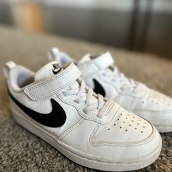 Nike Court Borough Low Kids Shoes – White/Black – Good Condition- Youth Size 13