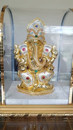 Ornamental vinayaga statue