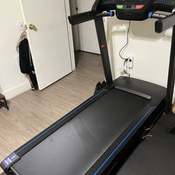 Horizon treadmill, T101