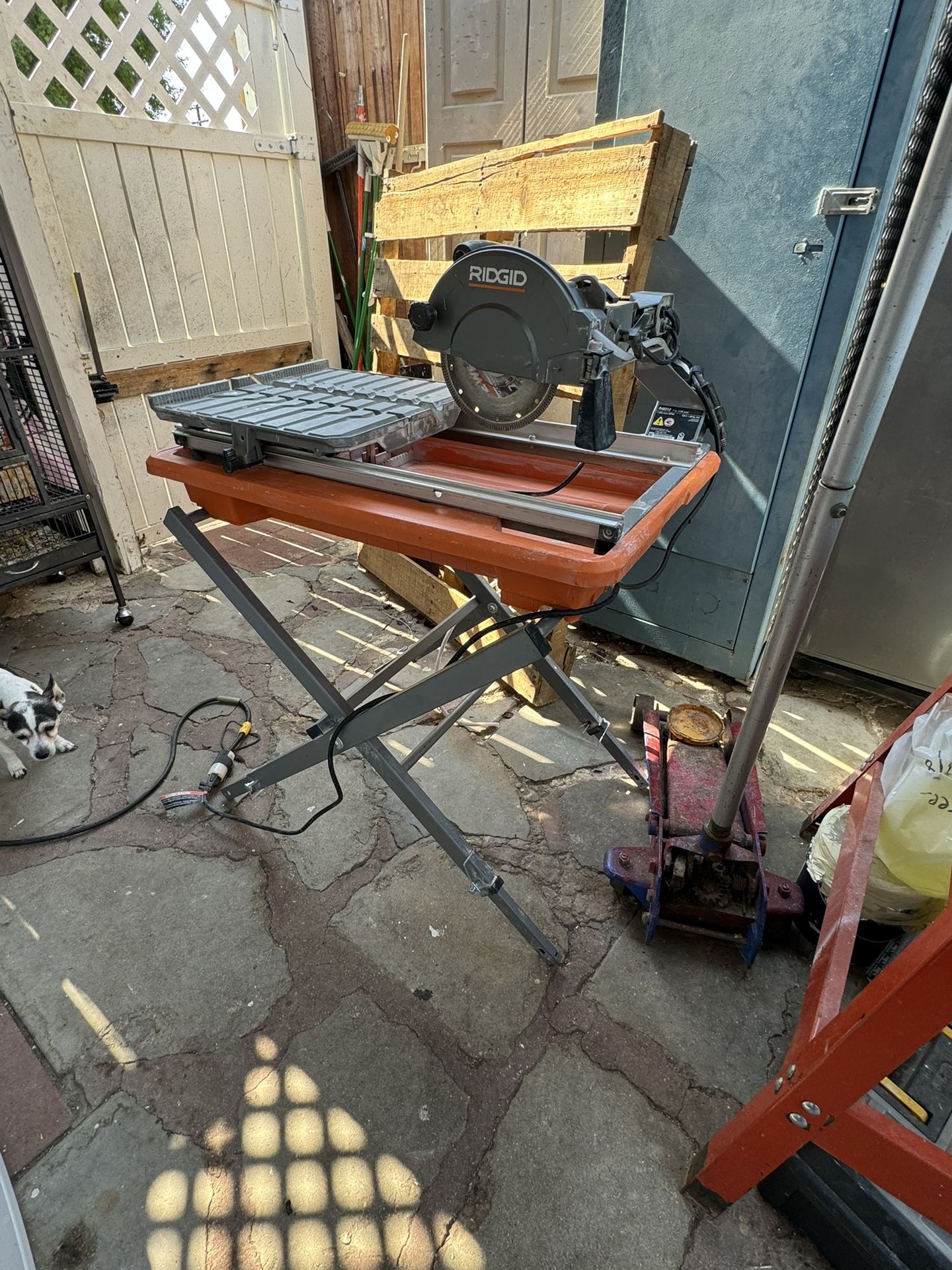 Ridgid Tile Saw. 7 Inch. With Stand. R40312.