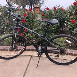 FUJI TAHOE COMP HYBRID BIKE RARE 1ST GENERATION 2010 THE BEST