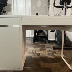 IKEA MICKE White Desk 