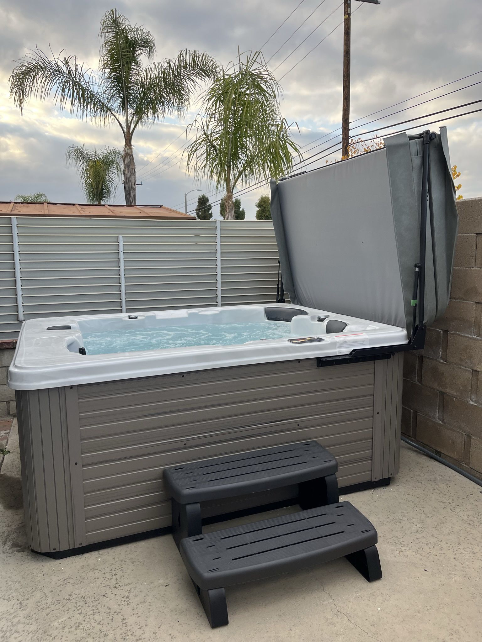 3 Seater 4 Seater Hot Tub Spa