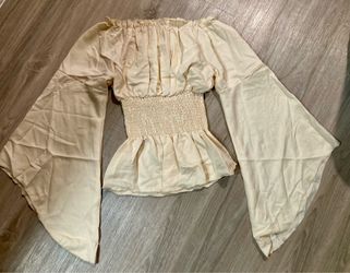 (NEW) Vintage Off White Smocked Waist Bell Sleeve Wanderlust Blouse