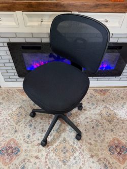 NEW**Primy small black office chair