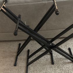 Piano Stand