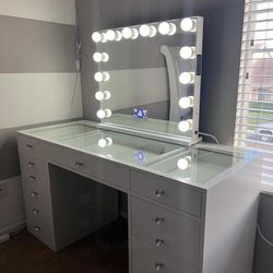 Brand New in sealed Box vanity set (Desk With Bluetooth led mirror)