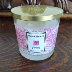 Hugged Candle In A Jar