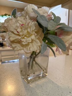 Glass vase with flowers