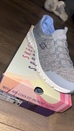 NEW Skechers