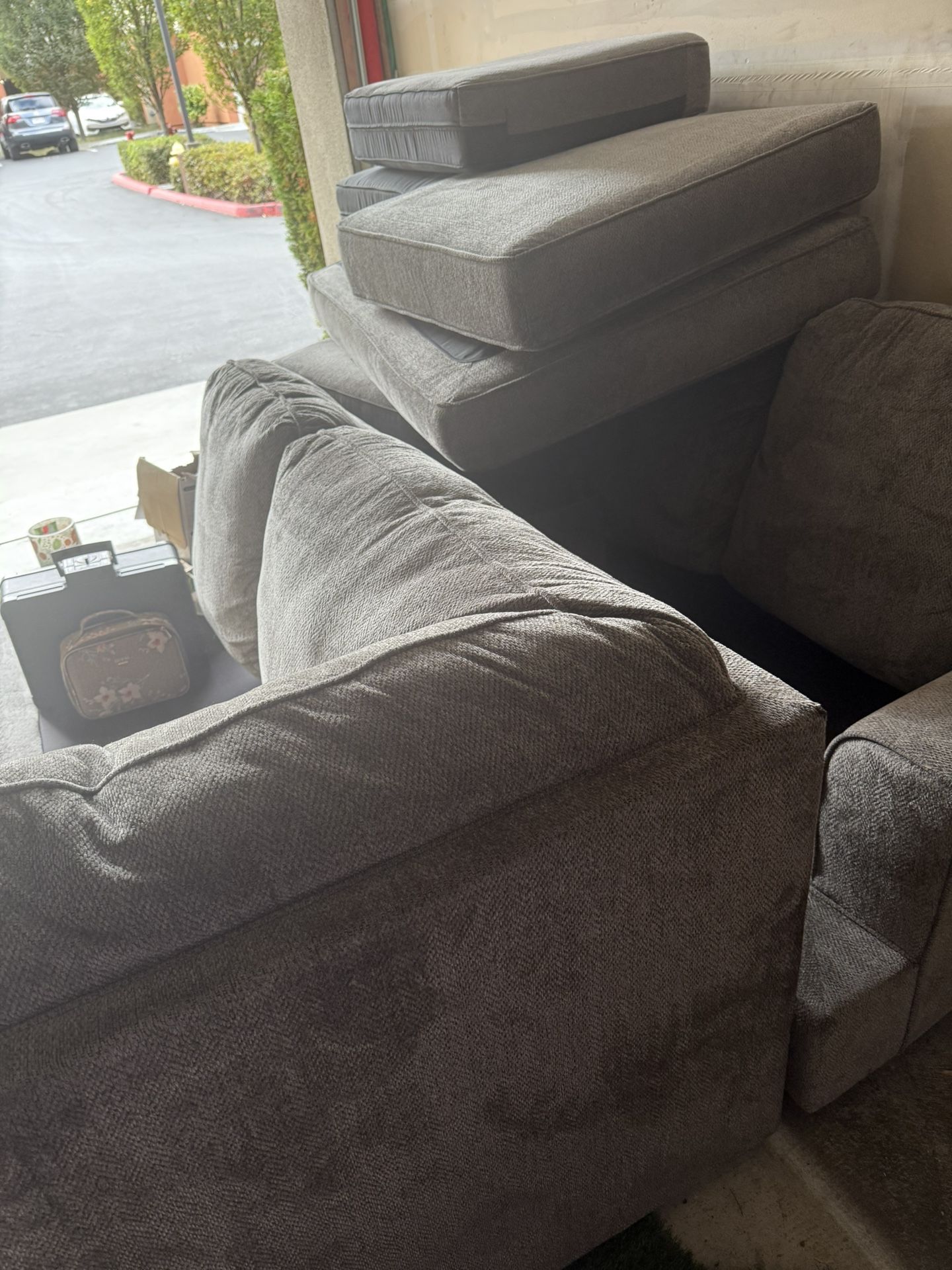 L-shaped sectional