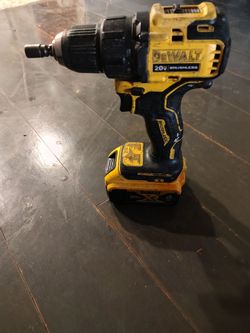 20v DeWalt drill with battery