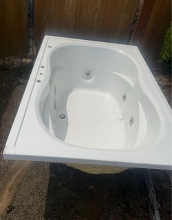 Free Jacuzzi