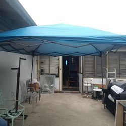 Shade Easy To Assemble Light Weight Asking $85.00