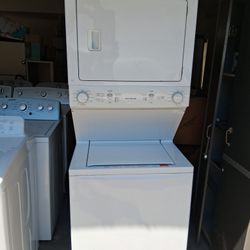 Fridgedaire Stackable Washer And Gas Dryer 