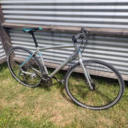 Fuji Absolute 1.9 Hybrid Comfort Road Bike