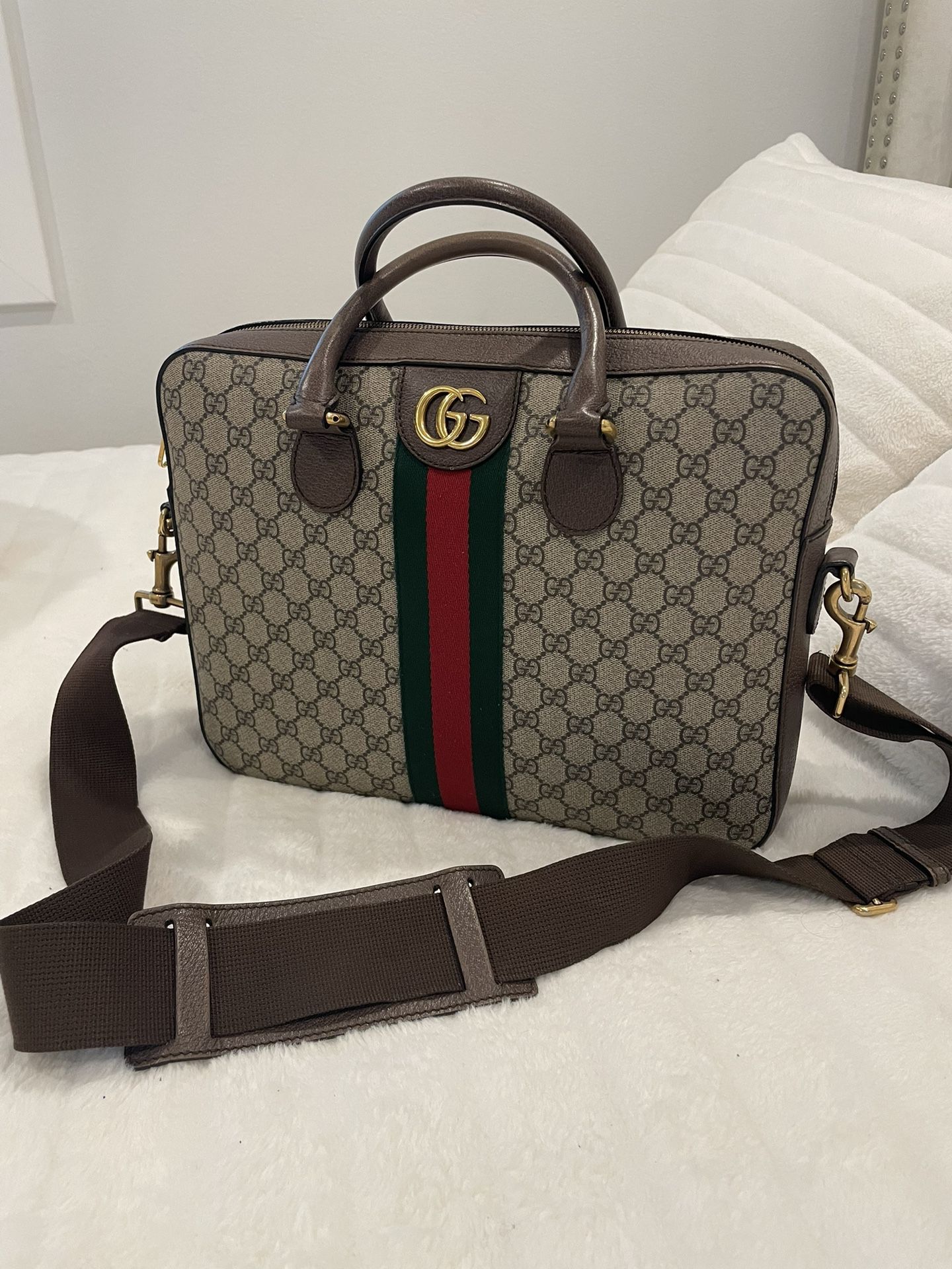 GUCCI LAPTOP BAG for Sale in Beverly Hills, CA - OfferUp