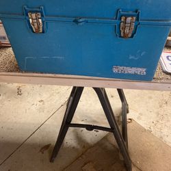 TOOLBOX - NOT METAL 