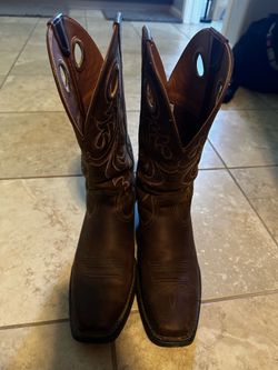 Ariat size 9.5 chestnut square toe cowboy boots