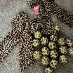 Christmas Animal Print Decor