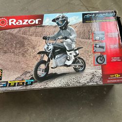 Razor Dirt Rocket For Kids (for Parts)