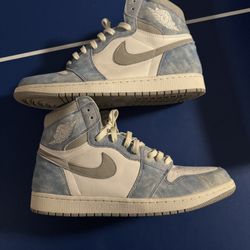 *USED* Jordan 1 Hyper Royal Size 14