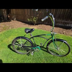Retro Schwinn Cruiser Bicycle 