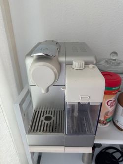 Nespresso Lattissima Touch Pod Capsule Latte & Cappuccino Machine by De'Longhi | Silver