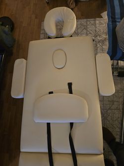 Massage table - like new