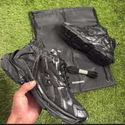 Balenciaga Runners (Black)