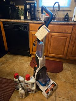 Brand New Power Dash Pet Carpet Cleaner."CHECK OUT MY PAGE FOR MORE DEALS "