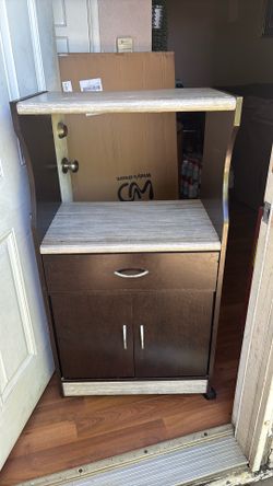 Storage kitchen cabinet