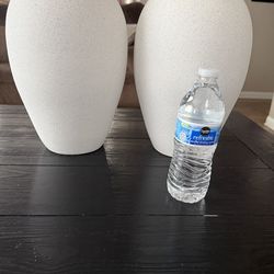 2x VASE