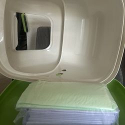 Litter Box ( Breeze )