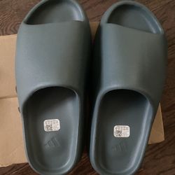 Yeezy slides 