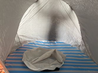 Beach pop tent