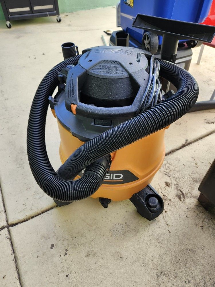 5 Gallon Wet Dry Vac