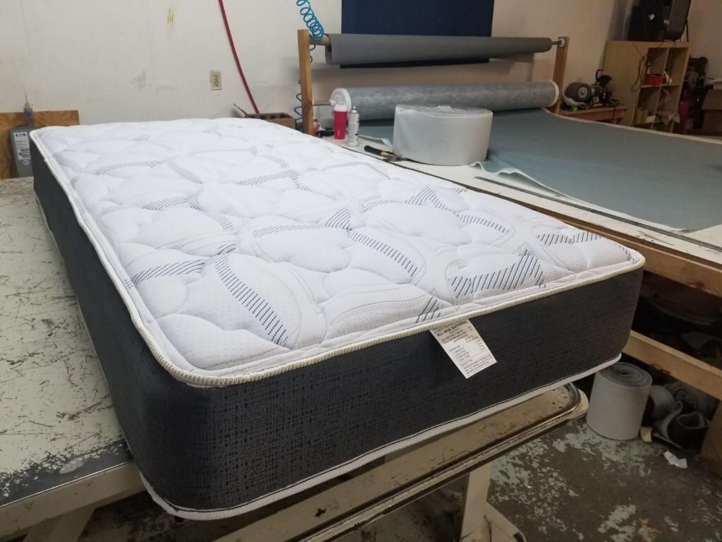 TWIN MATTRESS/BOXSPRING SET 5 YR WARRANTYNO TAX for Sale in El Paso, TX