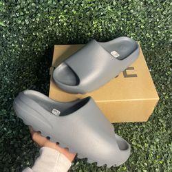 Yeezy Slide Slate Marine