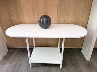 Small White Oval Coffee Table.