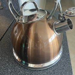 Tea Kettle, Wolfgang Puck WHISTLING Professional 2.45 QT Stainless 