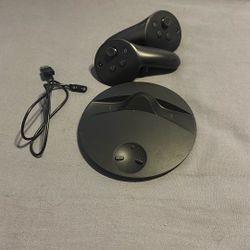 Quest Pro Controller And Charging Station (Look At Description)