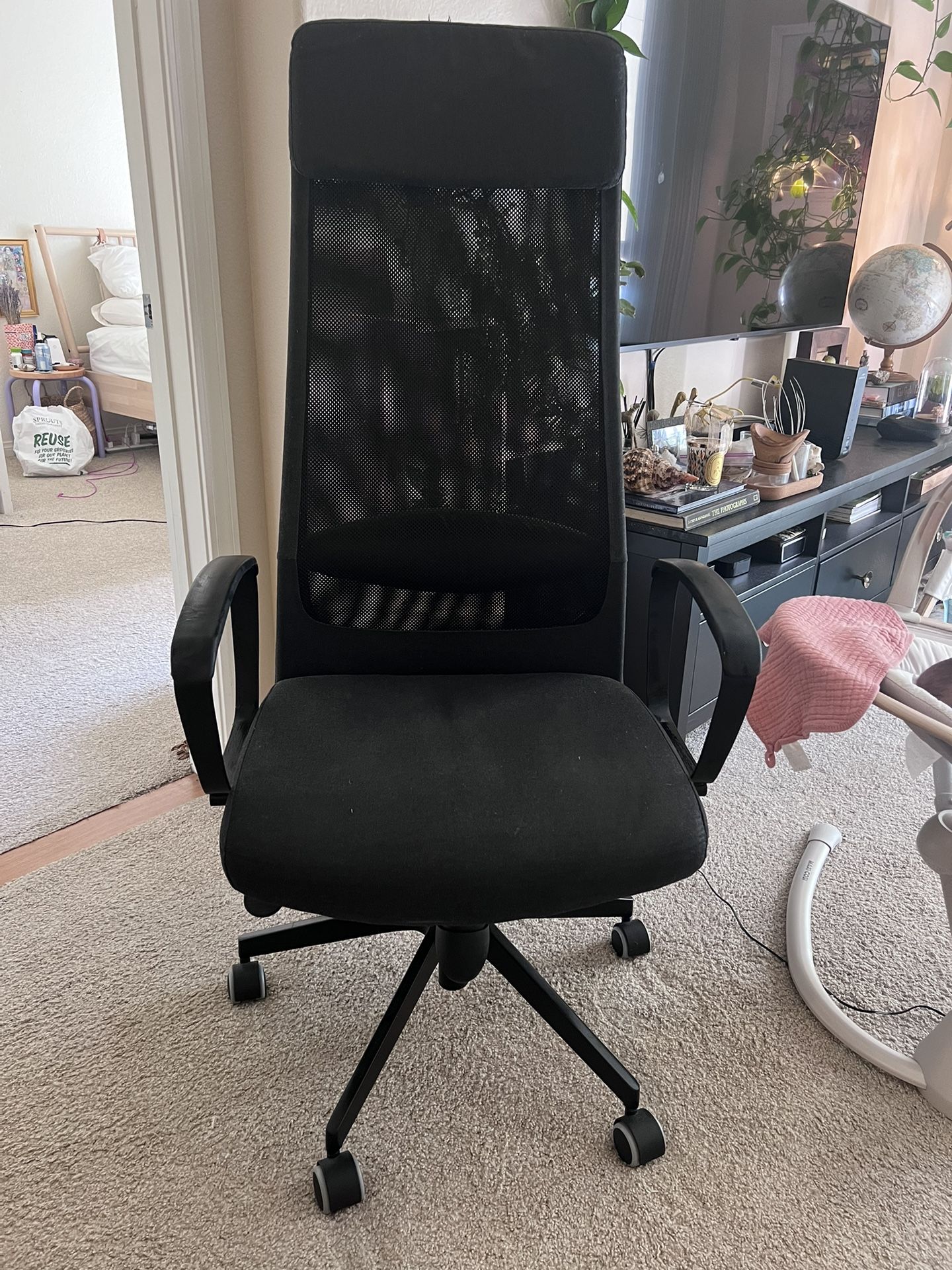 IKEA MARKUS Office / Gaming Swivel Chair