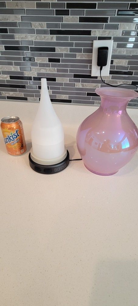 Scentsy Diffuser Base and Purple Irridecent Shade