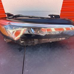 2022-2025 Honda Civic   Right Passenger Headlight  OEM 