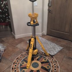DeWalt 20v Max Tripod Light Tool Only