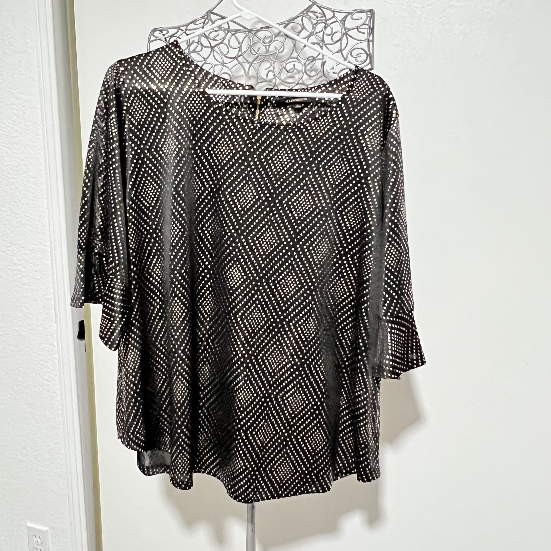 Black womens blouse , size 2X .