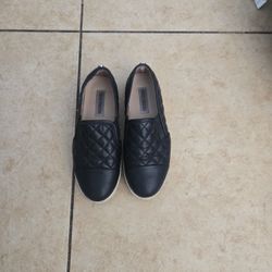 Size 7 1/2 Woman $5